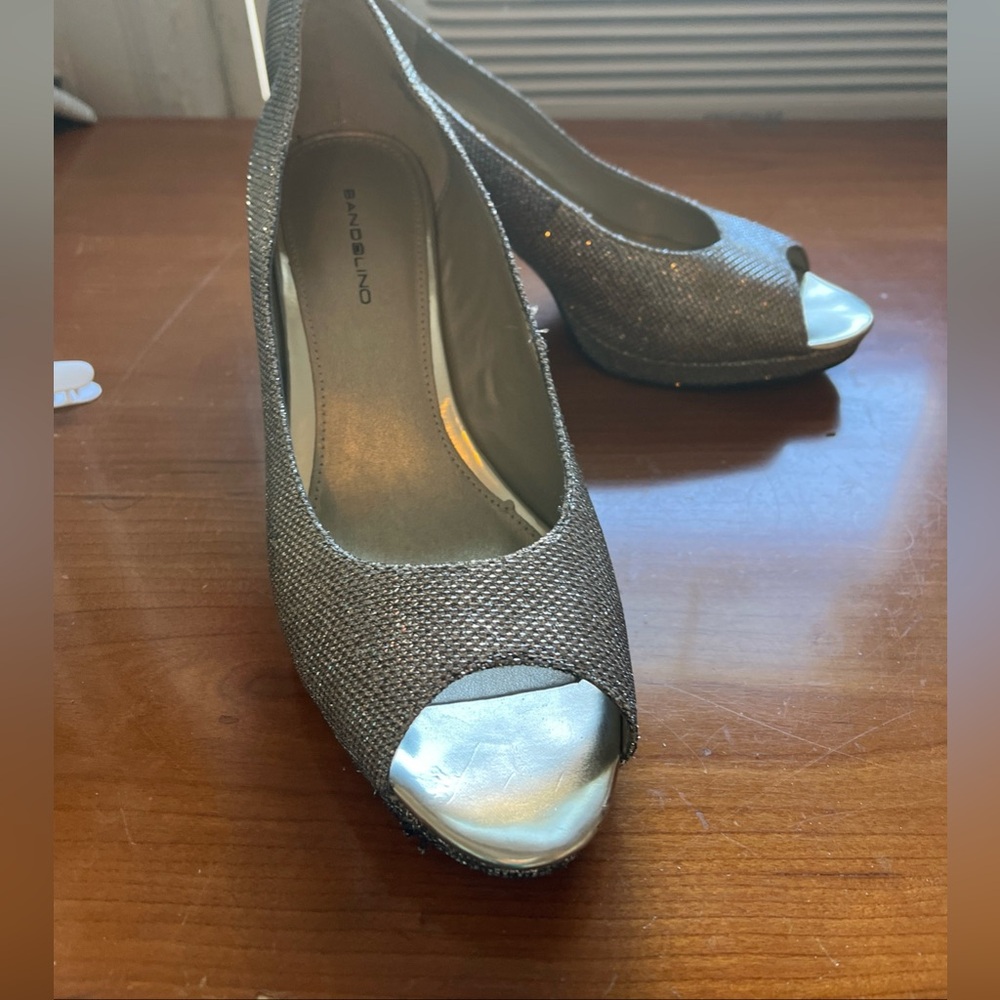 Bandolino silver heels size 9.5